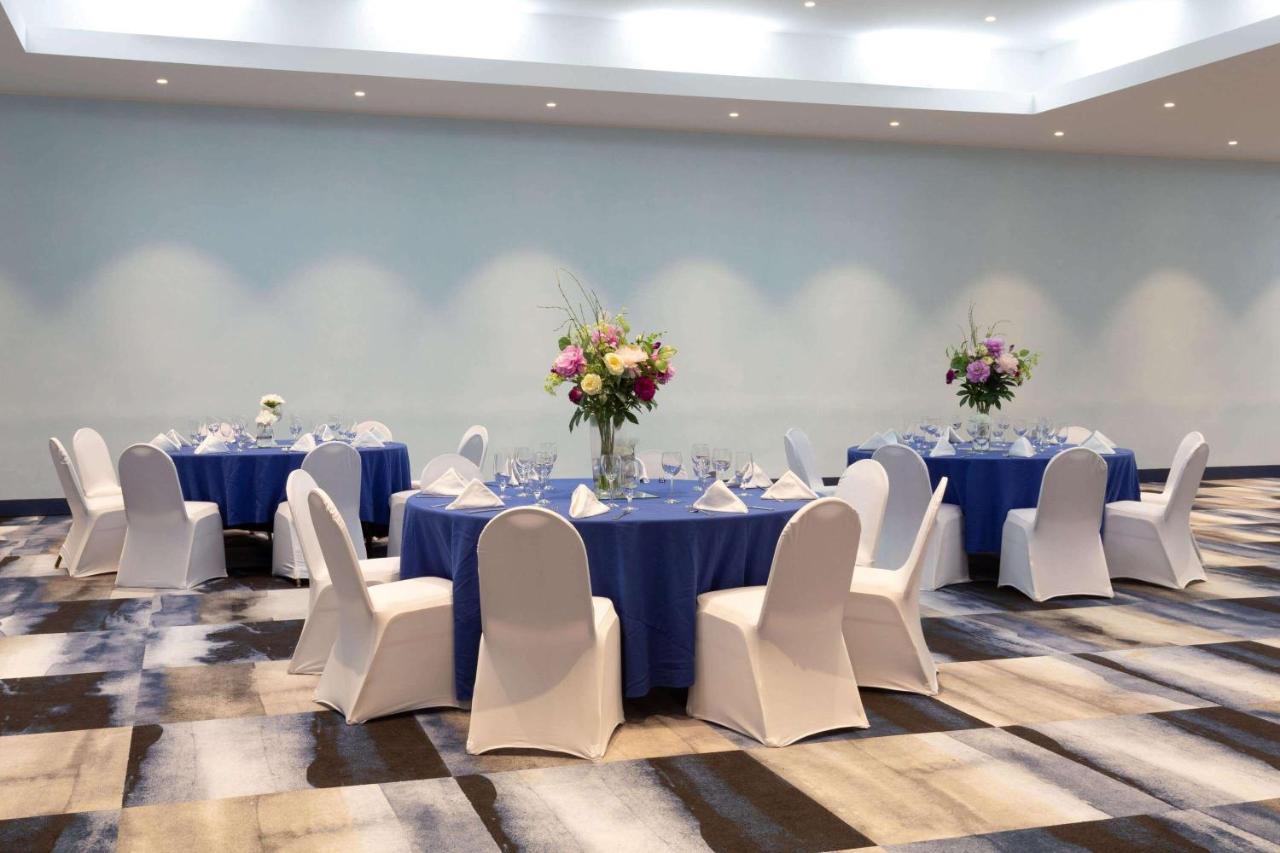 Hotel Ramada By Wyndham Hartford North - Bradley Airport Windsor Locks Zewnętrze zdjęcie