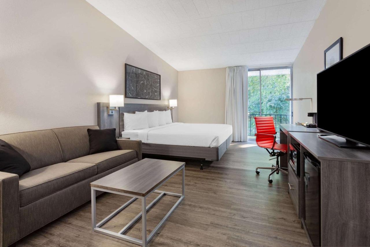 Hotel Ramada By Wyndham Hartford North - Bradley Airport Windsor Locks Zewnętrze zdjęcie